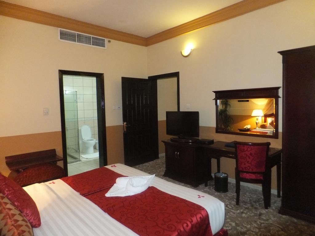 City Hotel Ras al-Khaimah Exterior photo
