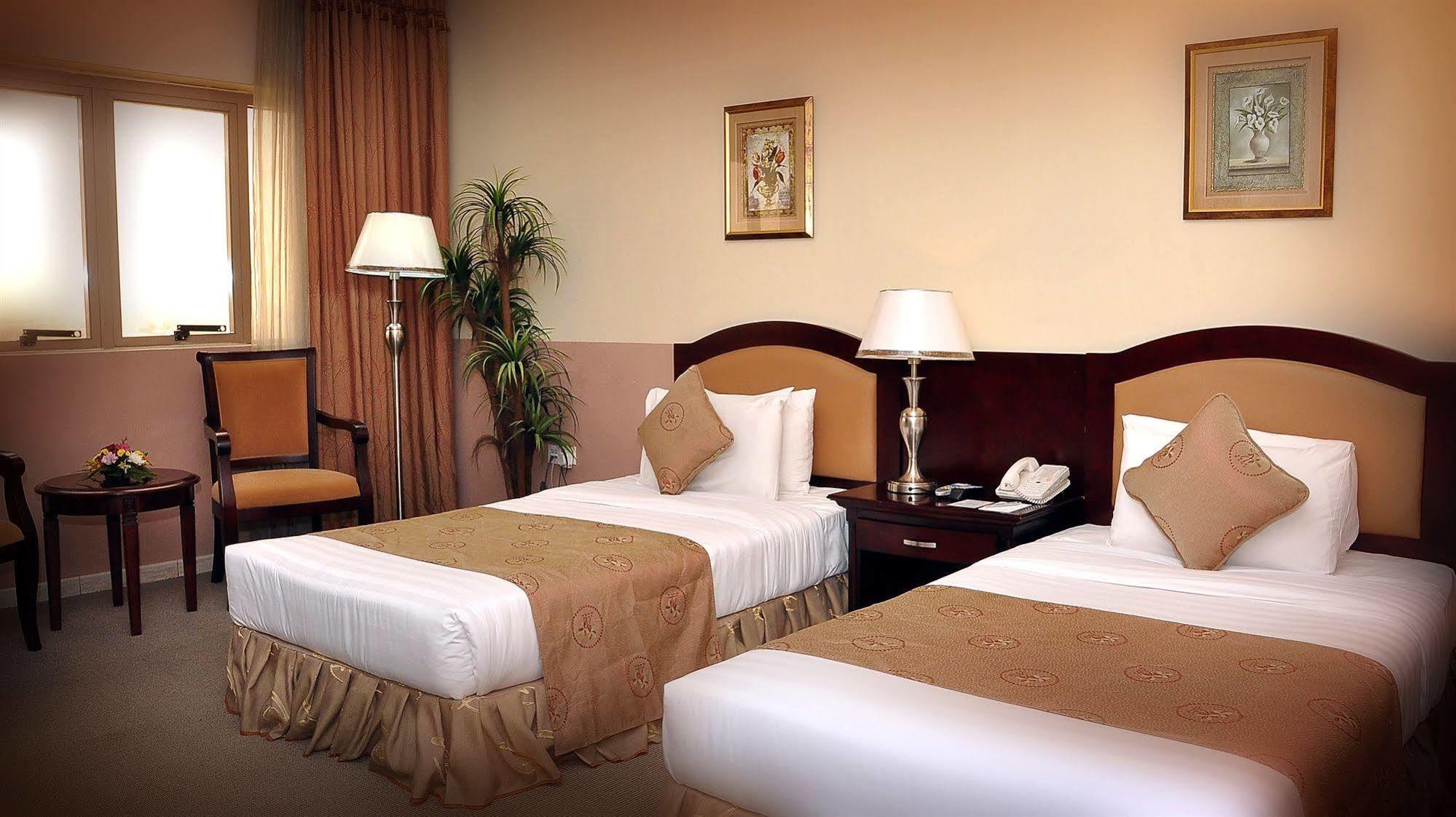 City Hotel Ras al-Khaimah Exterior photo