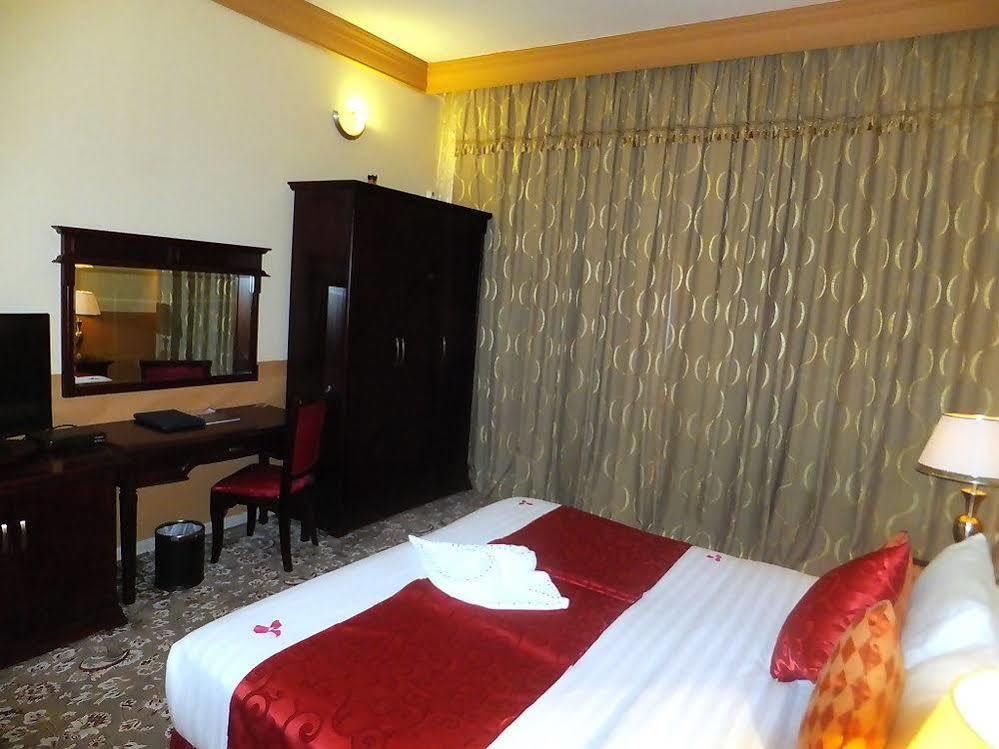 City Hotel Ras al-Khaimah Exterior photo